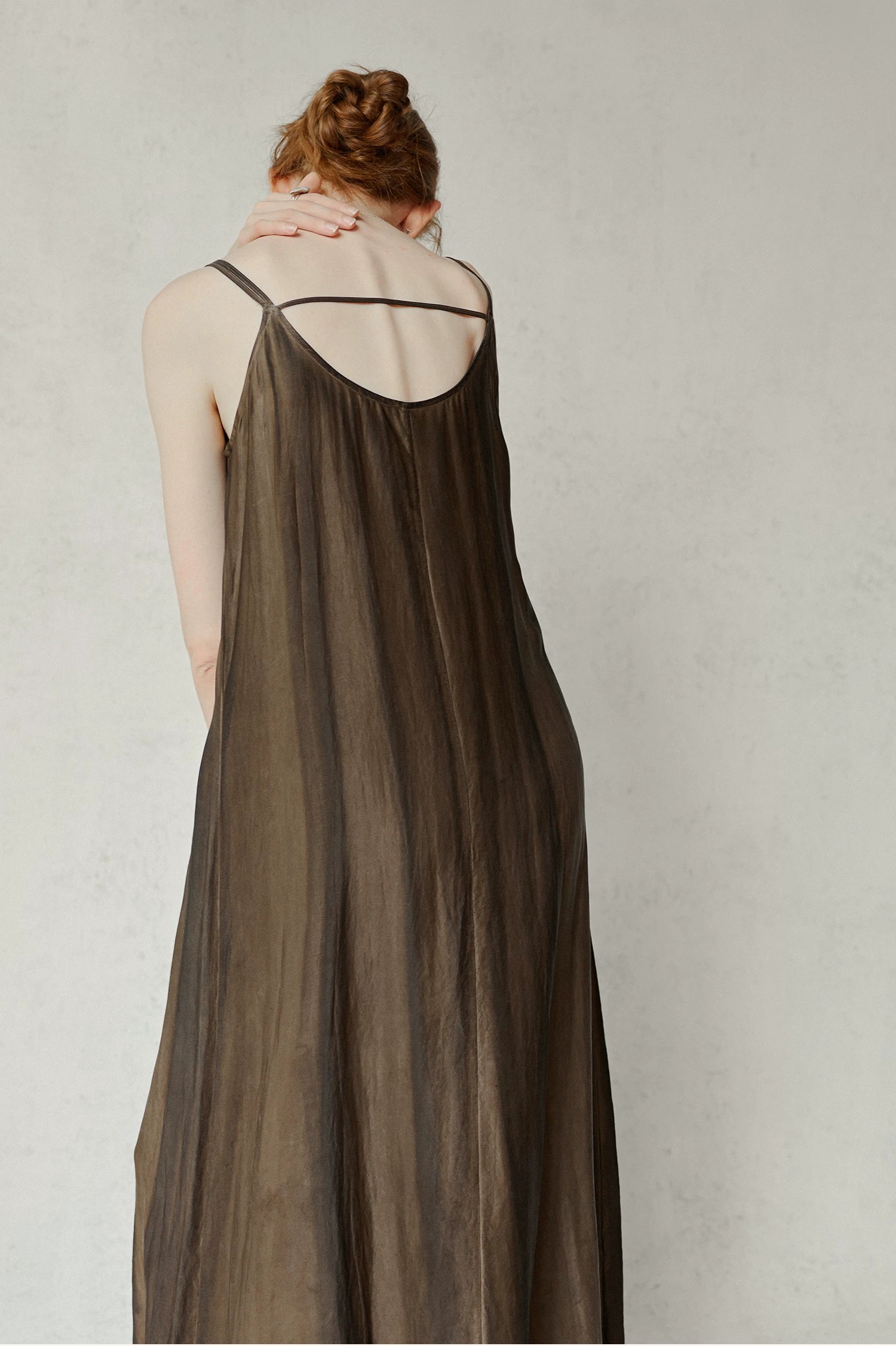 Silk blend camisole vest dress sleeveless V-neck solid color dress Silk blend camisole vest dress sleeveless V-neck solid color dress