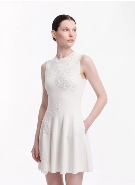 Heavy embroidery sleeveless dress with waist cinching and slimming effect, large A-line skirt