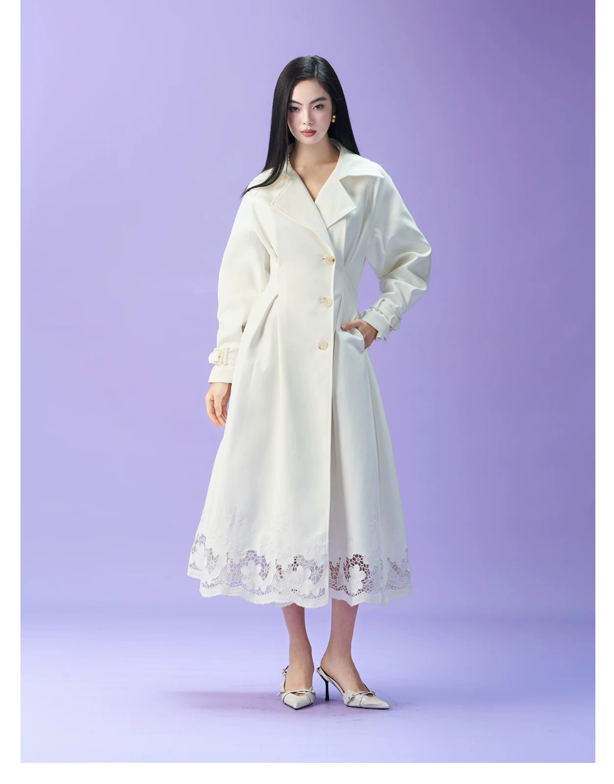 Original design: Heavy industry hollowed out flower embroidery waist cinching white long windbreaker Original design: Heavy industry hollowed out flower embroidery waist cinching white long windbreaker