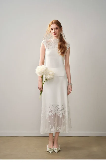 Gentle style dating white knitted skirt set