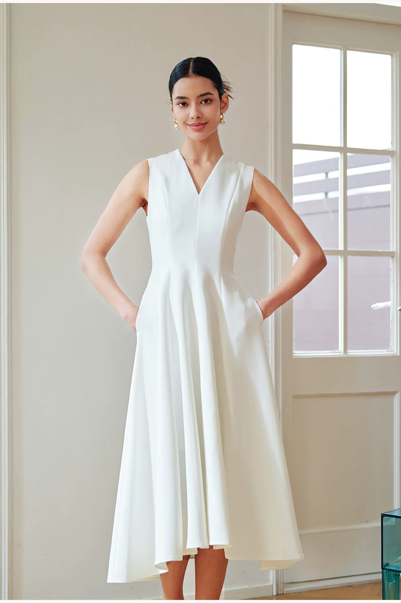 Classic V-neck large swing slim fit fashionable dress with proportional display Classic V-neck large swing slim fit fashionable dress with proportional display