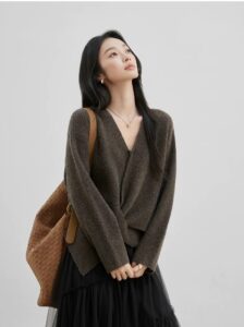 Women's twisted V-neck sweater