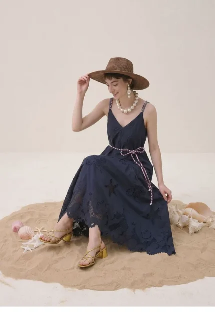 Embroidered contrasting dress sleeveless camisole skirt