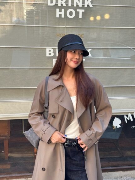 Classic trench coat with a drooping British style casual short jacket, mid to long length