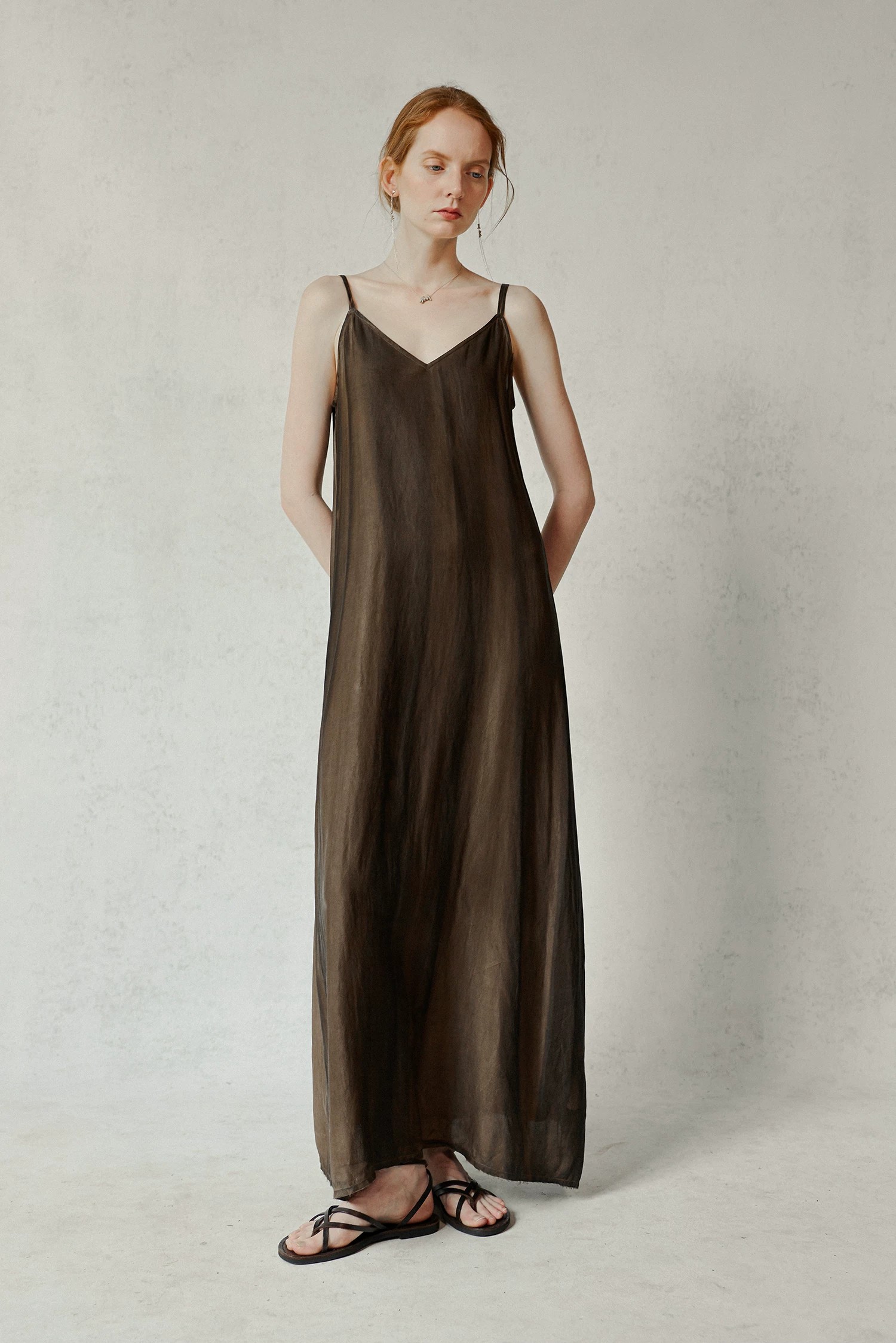 Silk blend camisole vest dress sleeveless V-neck solid color dress Silk blend camisole vest dress sleeveless V-neck solid color dress
