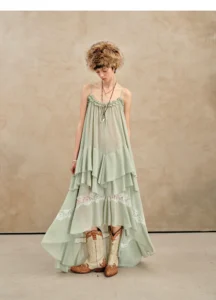 Loose-fitting green lotus leaf-patterned dress with straps