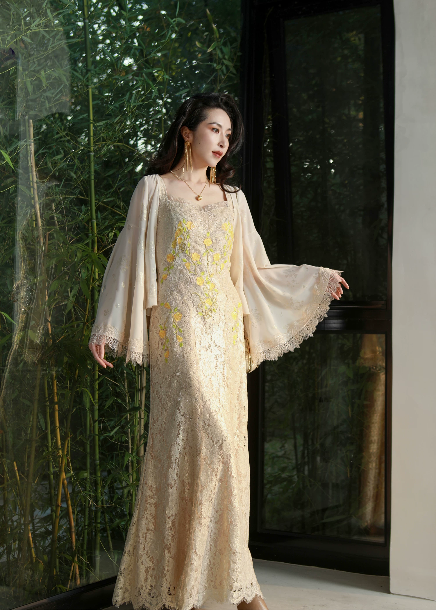 Coated Gold Car Bone Lace Heavy Industry Rose Embroidery Set Coat Dress Coated Gold Car Bone Lace Heavy Industry Rose Embroidery Set Coat Dress
