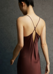 100% silk mulberry silk sexy and comfortable palace style nightgown