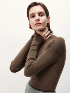 Seamless wool knitted base sweater for women