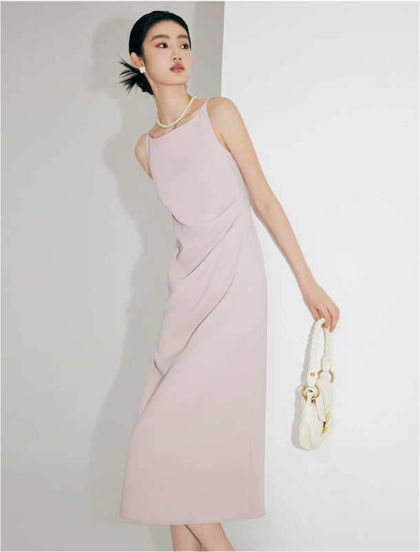 Light pink camisole dress for women in summer, one shoulder long skirt Light pink camisole dress for women in summer, one shoulder long skirt
