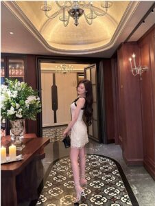 Acetate bow dress for women, French style hanging neck, strapless strap, hip hugging short skirt