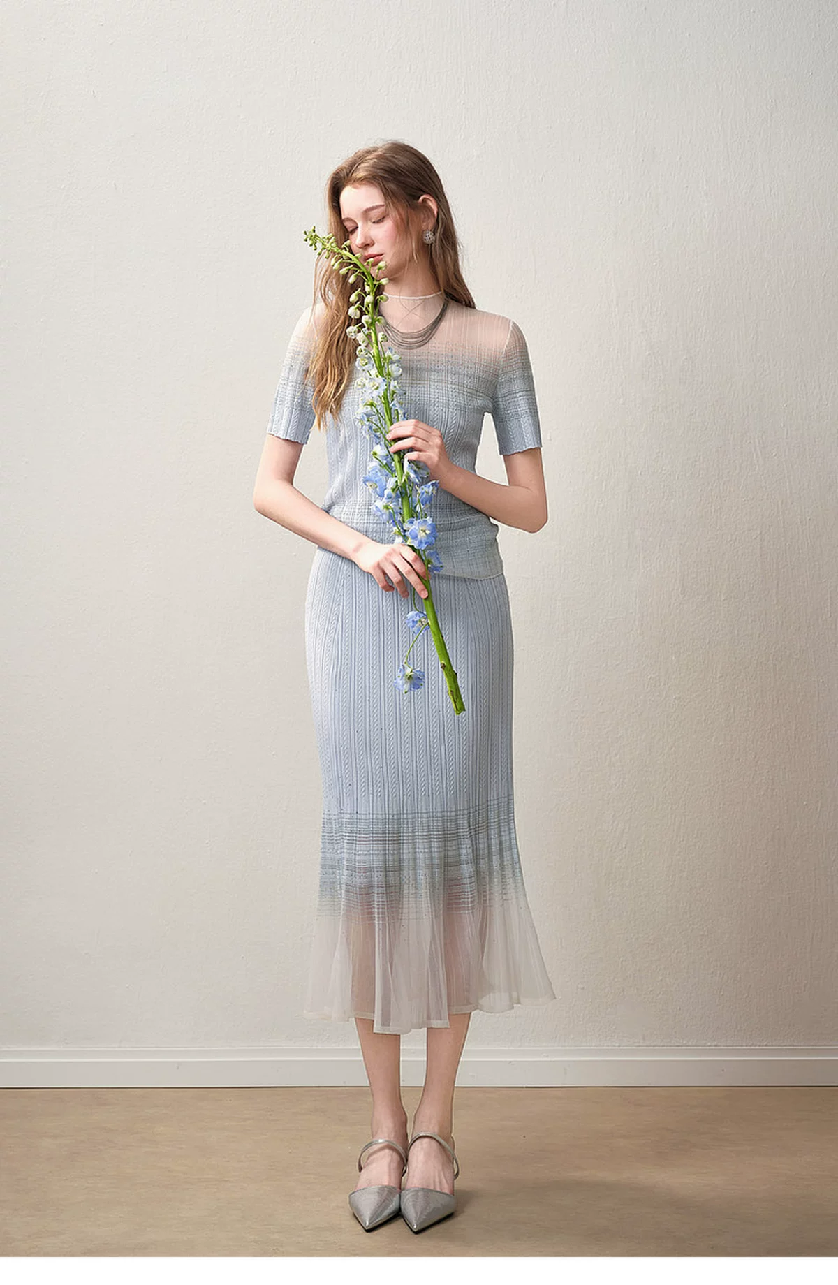 2026 Summer New Blue Hollow Knitted High Knowledge Beautiful Set Skirt 2026 Summer New Blue Hollow Knitted High Knowledge Beautiful Set Skirt