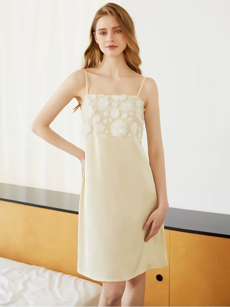 Summer New Product Xiaoxiangfeng Flower Lace Splicing Women's Pajama Strap Sleeping Skirt Summer New Product Xiaoxiangfeng Flower Lace Splicing Women's Pajama Strap Sleeping Skirt