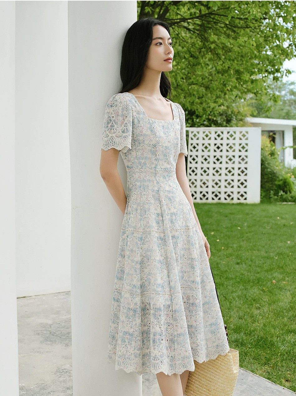 Heavy duty lace dress Heavy duty lace dress