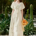 White dress, women's summer floral embroidery, waist cinching, pleating, bubble sleeve skirt